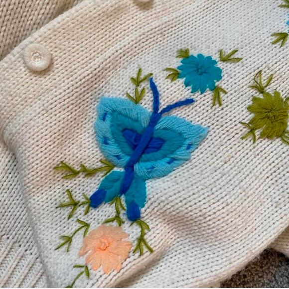 Vintage butterfly and floral cardigan - Picture 8 of 8